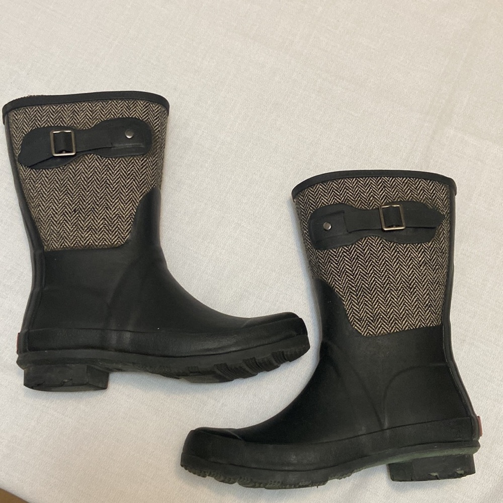 Chooka Womens Mid Cafe Racer Herringbone Black Waterproof Rain Boots -Size 6